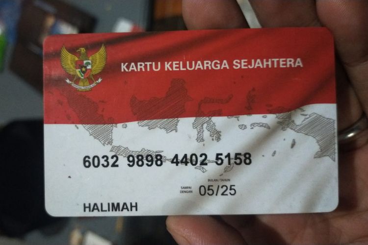 Salah satu KKS program PKH yang tak diberikan kepada penerima di Kecamatan Pangkalan Kerinci, Kabupaten Pelalawan, Riau.