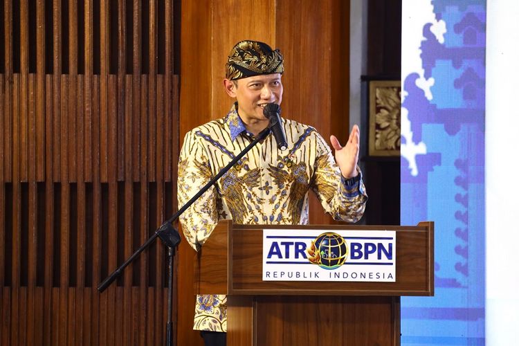 Menteri Agraria dan Tata Ruang/Kepala Badan Pertanahan Nasional (Menteri ATR/Kepala BPN) Agus Harimurti Yudhoyono (AHY) mendeklarasikan empat kabupaten di Provinsi Bali sebagai Kabupaten Lengkap pada Selasa (21/5/2024). Deklarasi ini dilakukan di Wisma Sabha Kantor Gubernur Bali, Kota Denpasar.