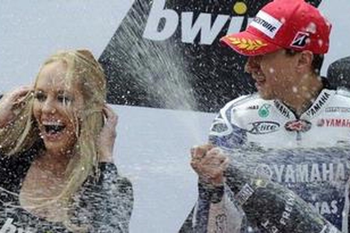 Pebalap Yamaha, Jorge Lorenzo (kanan), ketika menjadi runner-up GP Portugal. 