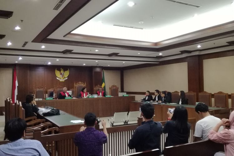 Sidang PK atas putusan kasasi yang memutus lepas terdakwa kasus Bantuan Likuiditas Bank Indonesia (BLBI) Syafruddin Arsyad Temenggung.