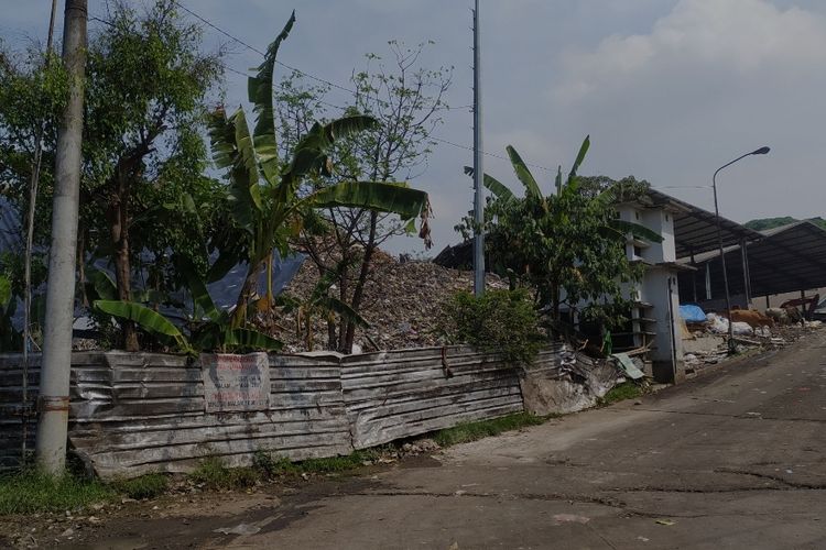 Kondisi TPA Jatibarang, Kota Semarang, Jawa Tengah. Selasa (17/7/2022)