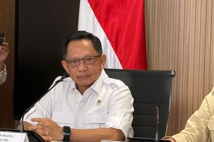 Mendagri 'Kejar' Kepala Daerah, Korban Banjir Sumatera Jangan Lama Tinggal di Huntara