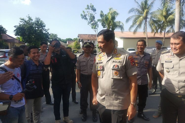 Kapolda NTB usai memberikan keterangan ke pada media terkait penangkapan teroris di Bima, NTB