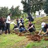 PT DBS Vickers Sekuritas Indonesia Tanam 100 Pohon Trembesi di Waduk Brigif