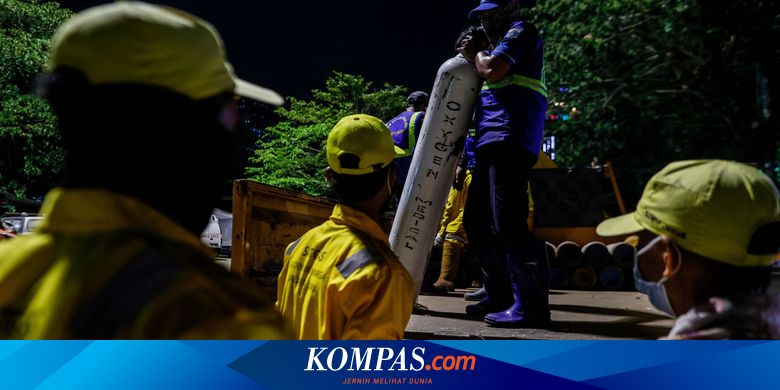 Saat Warga Miskin Jakarta Pakai Satu Tabung Oksigen secara Bergiliran - Vimarsana News