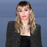Miley Cyrus Adopsi Seekor Pit Bull Setelah Kematian Anjing Kesayangannya