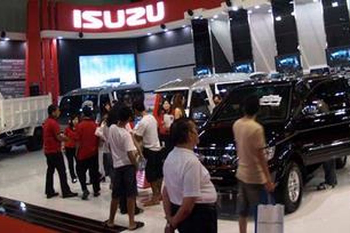 Stand Isuzu di IIMS 2010