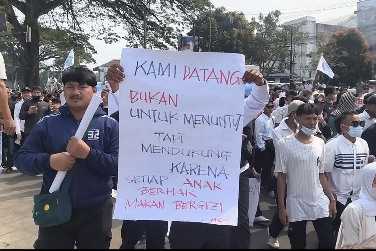 Massa Pendukung MBG Demo di Sukabumi, Minta Program Terus Berlanjut