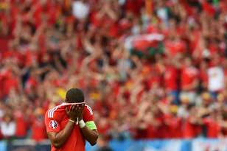 Reaksi kapten tim nasional Wales, Ashley Williams, setelah partai kontra Slovakia pada partai Piala Eropa Grup B di Stade de Bordeaux, 11 Juni 2016. 