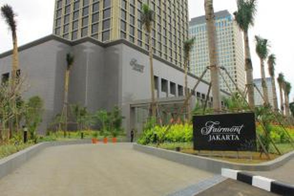 Kondisi lanskap Hotel Fairmont Jakarta yang berada di dalam area pengembangan Senayan Square. Gambar diambil Rabu (21/1/2015) dari Jalan Asia Afrika, Jakarta Pusat.