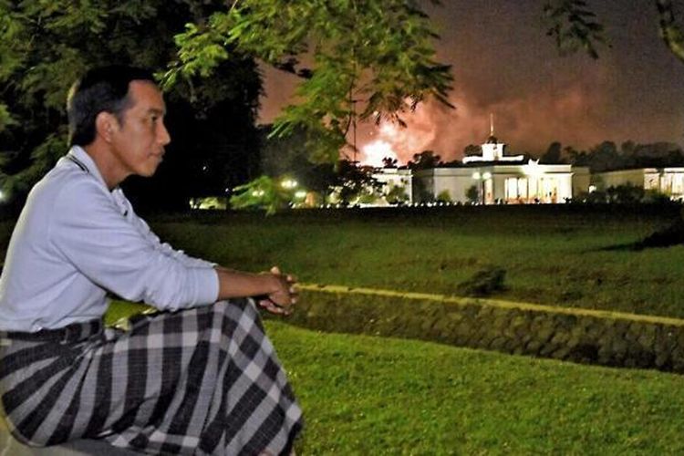 Presiden Joko Widodo atau Jokowi saat menikmati pergantian tahun 2016 ke 2017.