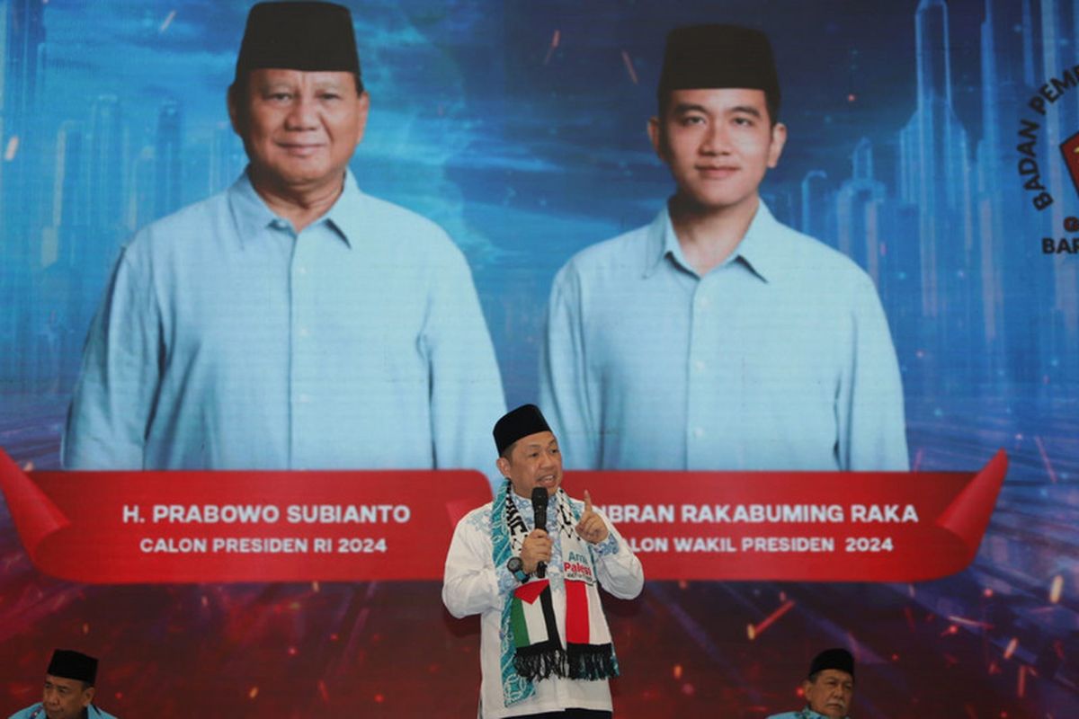 Ketua Umum Partai Gelora, Anis Matta saat Dialog Keumatan dengan para tokoh, alim ulama, kiai, ustadz, ustadzah, majelis taklim dan marbot se-Kota Bekasi di Hotel Horison Ultima, Bekasi, Jawa Barat, Minggu (28/1/2024). 