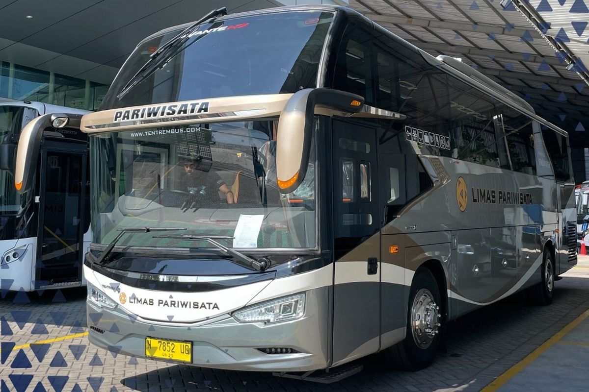 Bus baru PO Limas Pariwisata pakai bodi Avante H7