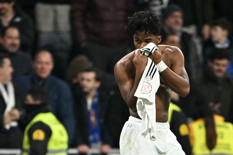 Penyerang Real Madrid bernomor punggung 16 asal Brasil, Endrick Felipe, merayakan gol ketiga timnya saat melawan Celta de Vigo, Kamis (16/1/2025) waktu setempat, dalam laga Copa del Rey.