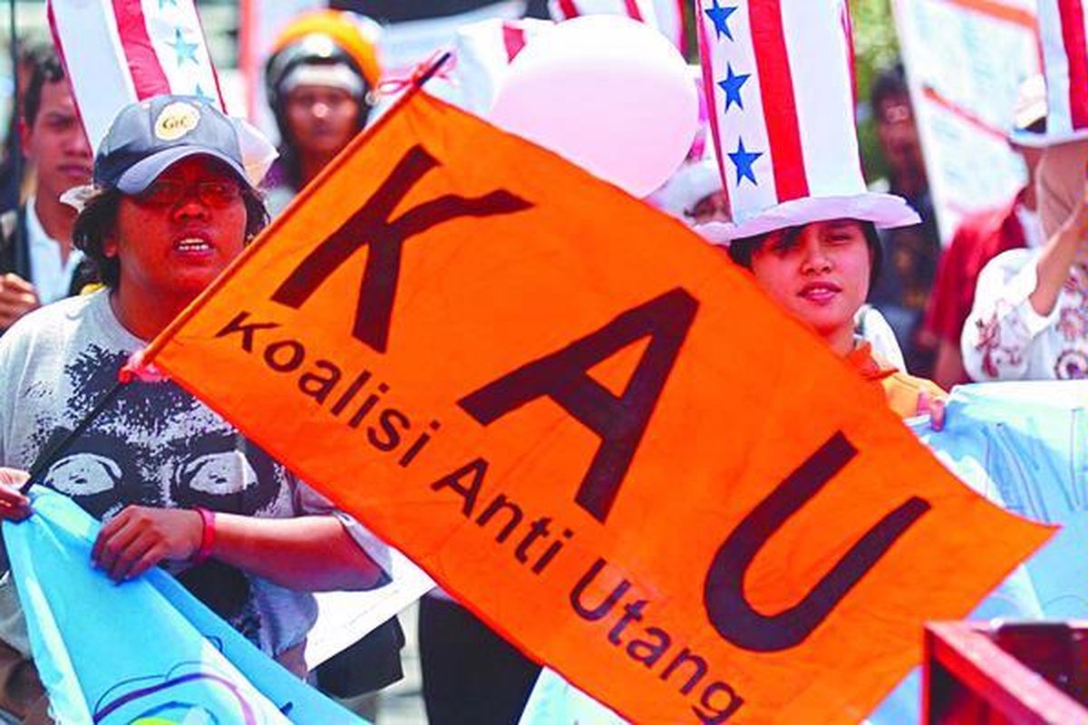 Koalisi Anti Utang menolak penambahan utang negara karena dinilai akan membuat Indonesia semakin terpuruk.  