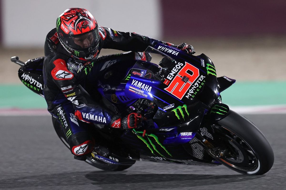 Monster Energy Yamaha MotoGP's French rider Fabio Quartararo rides during a qualifying session ahead of the Moto GP Grand Prix of Doha at the Losail International Circuit, in the city of Lusail on April 3, 2021. (Photo by KARIM JAAFAR / AFP)