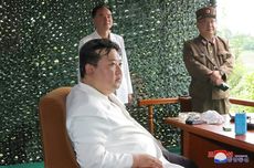 HP di Meja Kim Jong Un Saat Pantau Peluncuran Rudal Balistik Jadi Sorotan