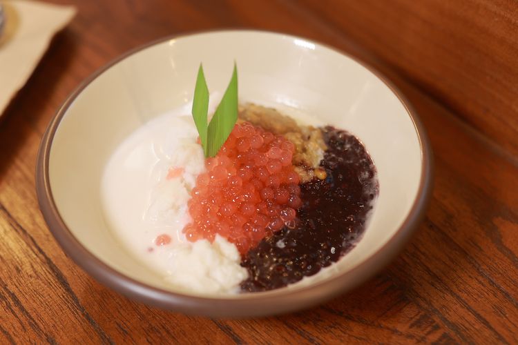 Bubur Sumsum Ketan Hitam di  XLY Coffee & Eatery, Bekasi, Jawa Barat.