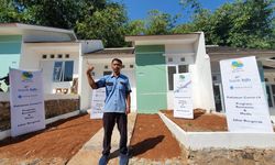 Berjasa terhadap Penanganan Pandemi, Petugas Kebersihan IGD Ini Dapat Hadiah Rumah