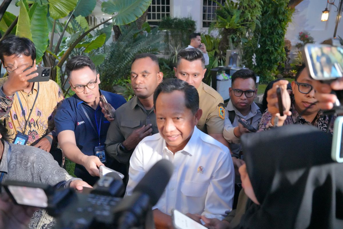 Mendagri Tito usai Sidang Kabinet Paripurna di Istana Negara, Jakarta, Senin (15/12/2025).