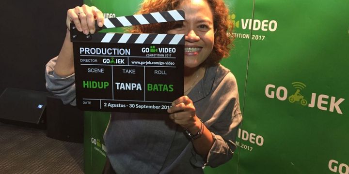 Mira Lesmana menghadiri jumpa pers kompetisi video bertema #HidupTanpaBatas yang digagas oleh aplikasi GO-JEK melalui nama GO-VIDEO di kantor GO-JEK, Pasaraya Grande, Blok M, Jakarta Selatan, Rabu (2/8/2017).