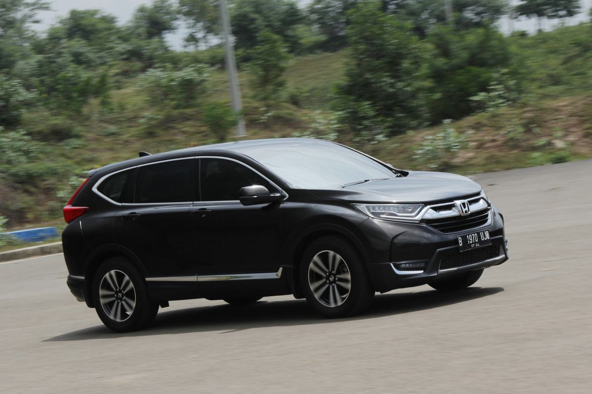 Honda CrR-V Prestige Turbo tahun 2017 masih layak dilirik untuk kendaraan harian. 
