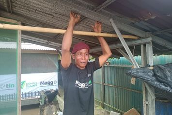 Budidaya Maggot, Paiman Berhasil Raup Omzet Puluhan Juta Per Bulan