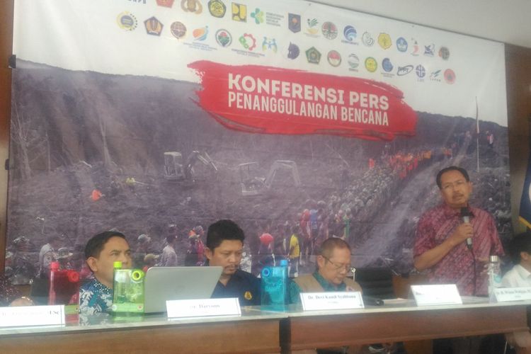 Badan Nasional Penanggulangan Bencana (BNPB) menggelar konferensi pers terkait informasi terkini bencana alam di kantor BNPB, Jakarta Timur, Jumat (28/6/2019).  