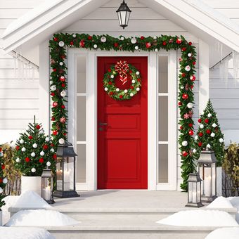 Ilustrasi dekorasi Natal di pintu masuk rumah.