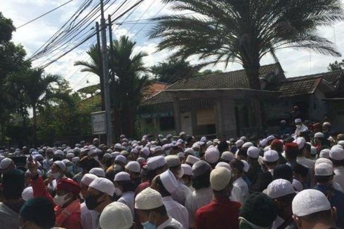 Pelayat Padati Area Pemakaman Habib Ali bin Abdurrahman Assegaf di Pancoran