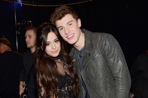 Ulang Tahun Ke-21, Shawn Mendes Bergandengan dengan Camila Cabello