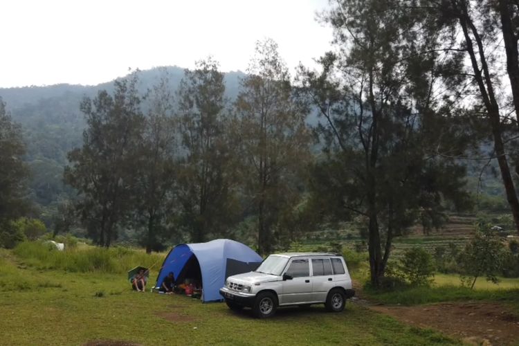 Suasana area camping di Bukit Golf, Cibodas, Cianjur, Jawa Barat. 