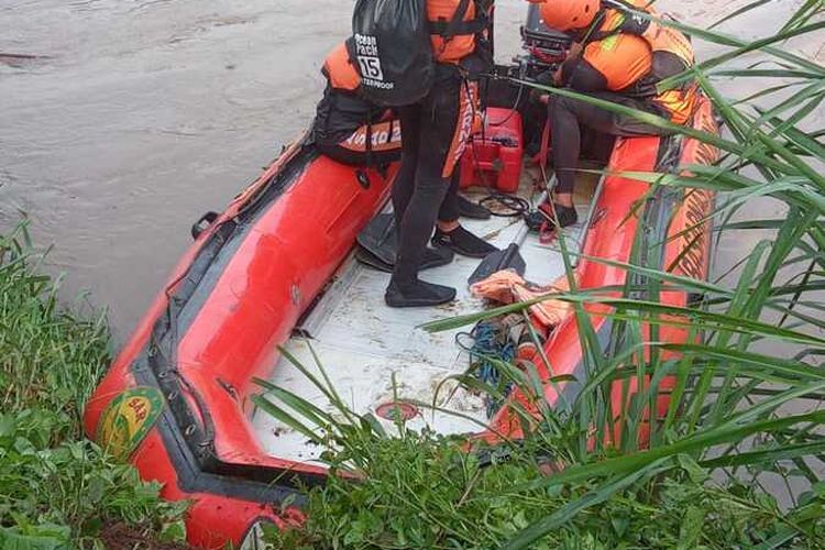 Cemburu, Pria di Bandung Emosi hingga Jatuh ke Sungai Citarum 