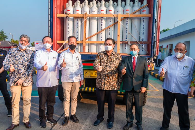 Kemenperin bersama  Asosiasi Industri Kirim Tabung Oksigen ke India