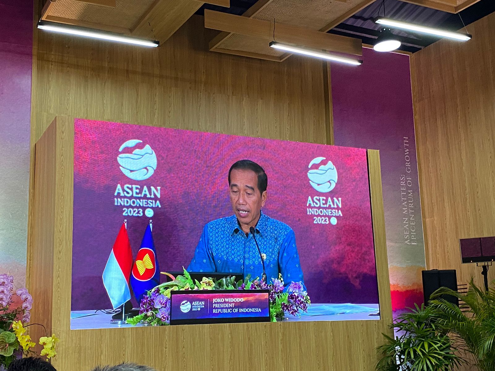 Jokowi Sebut Pemimpin ASEAN Sudah Sepakat Membangun Ekosistem Mobil Listrik Bersama