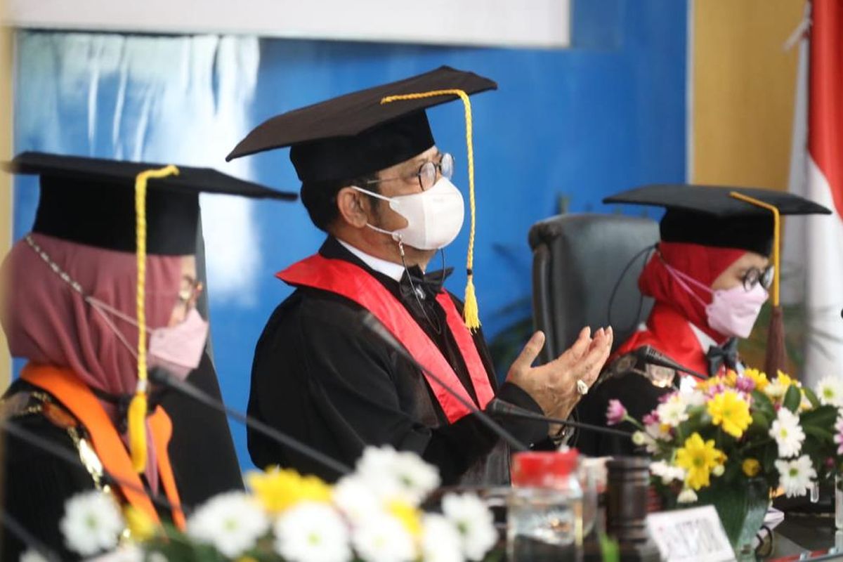Menteri Pertanian (Mentan) Syahrul Yasin Limpo (YSL) menerima pengukuhan gelar sebagai profesor kehormatan dalam Bidang Hukum Tata Negara dan Kepemerintahan Fakultas Hukum Universitas Hasanuddin (Unhas), Jumat (18/03/2022).