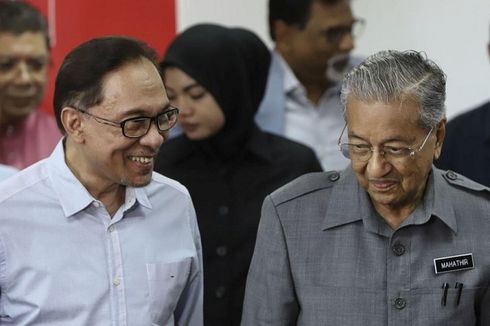 Sebelum Mundur, Mahathir Sempat Temui Anwar Ibrahim