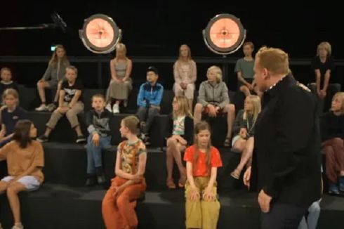 Acara TV di Denmark Ini Pertontonkan Orang Bugil di Depan Anak-anak