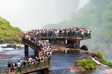 3 Penyebab "Overtourism", Tak Hanya Jumlah Wisatawan yang Banyak