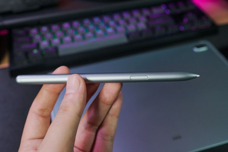 Unit S Pen yang disertakan di kemasan penjualan Galaxy Tab S7 FE 5G