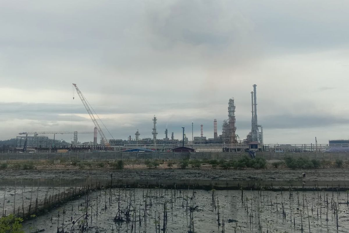 Pertamina Ru V Percikan Api Muncul di Kilang Minyak Balikpapan, Pertamina Turunkan Tim ...