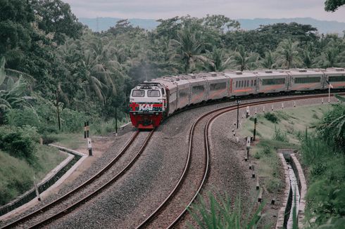 Jadwal, Harga Tiket, dan Rute KA Bandung - Surabaya PP