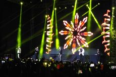 Lautan Cahaya Ponsel Hiasi Konser Perpisahan Boyzone di Jakarta