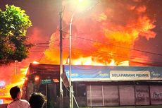 Gudang Barang Pecah Belah di Mataram Ludes Terbakar, 11 Mobil Pemadam Dikerahkan