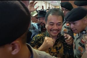 'Semangat Mas Roy dan Dokter Tifa', Teriak Pendukung Saat Keduanya Menuju Polda Metro