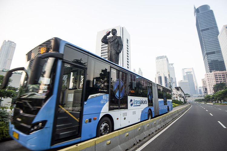 Ilustrasi bus TransJakarta. Berikut jadwal keberangkatan terakhir Transjakarta saat malam Tahun Baru 2024. 