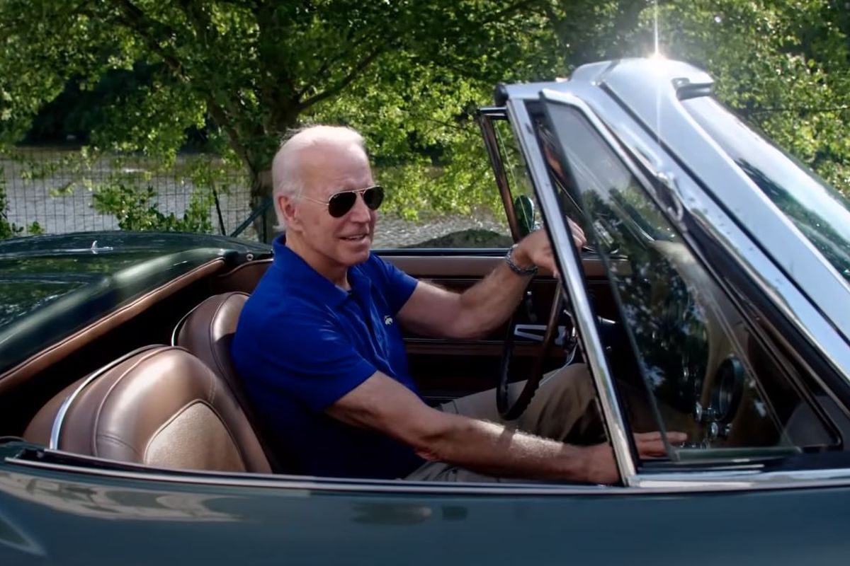Presiden AS terpilih Joe Biden dengan Chevrolet Corvette