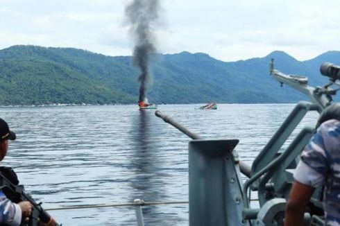 TNI Tangkap Kapal Berbendera Malaysia Curi Ikan di Selat Malaka