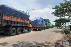 Dampak Jalur Pantura Pati-Rembang Macet, Truk Gandeng Bermuatan Puluhan Ton Jagung Rugi