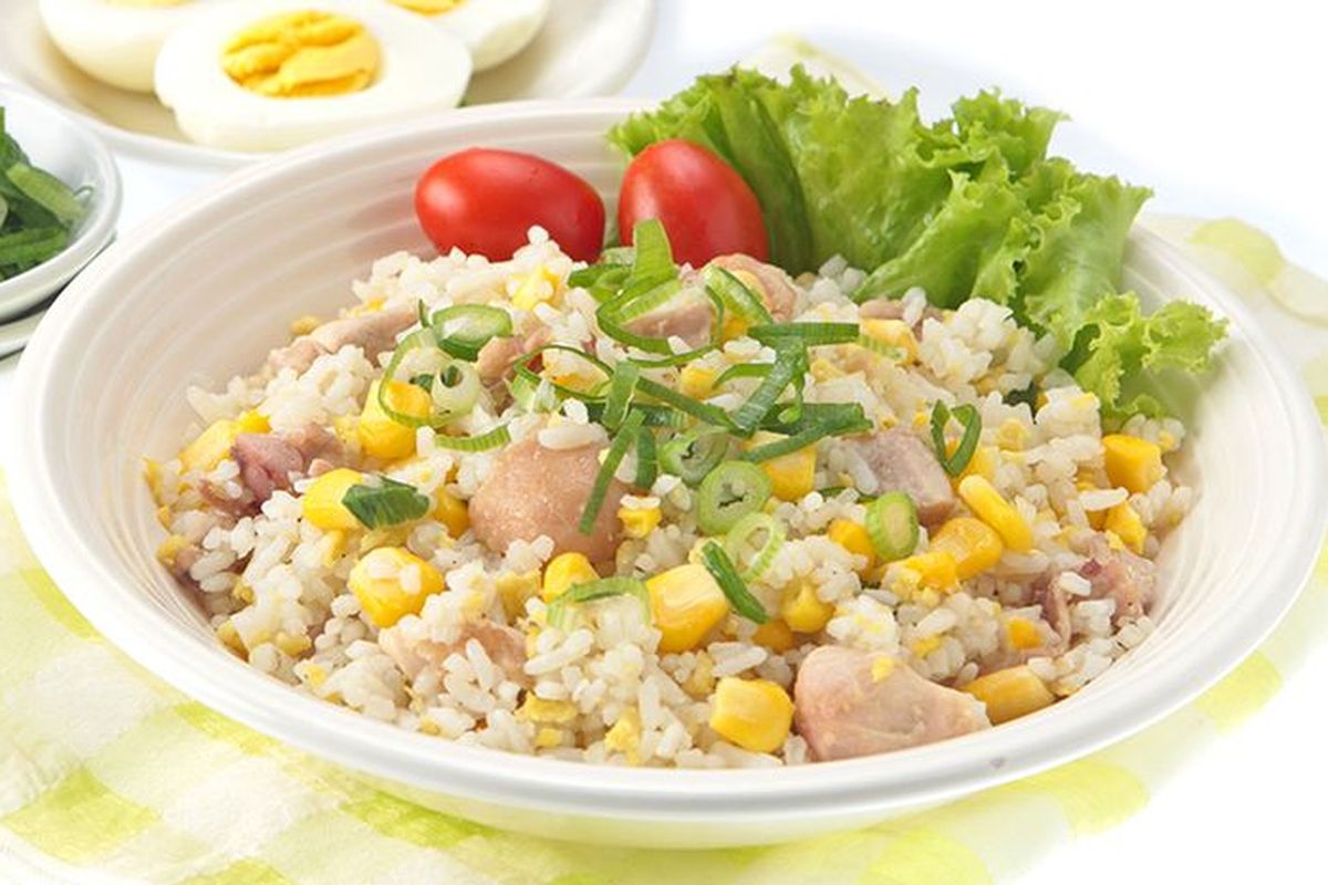 Ilustrasi nasi goreng jagung ayam. 